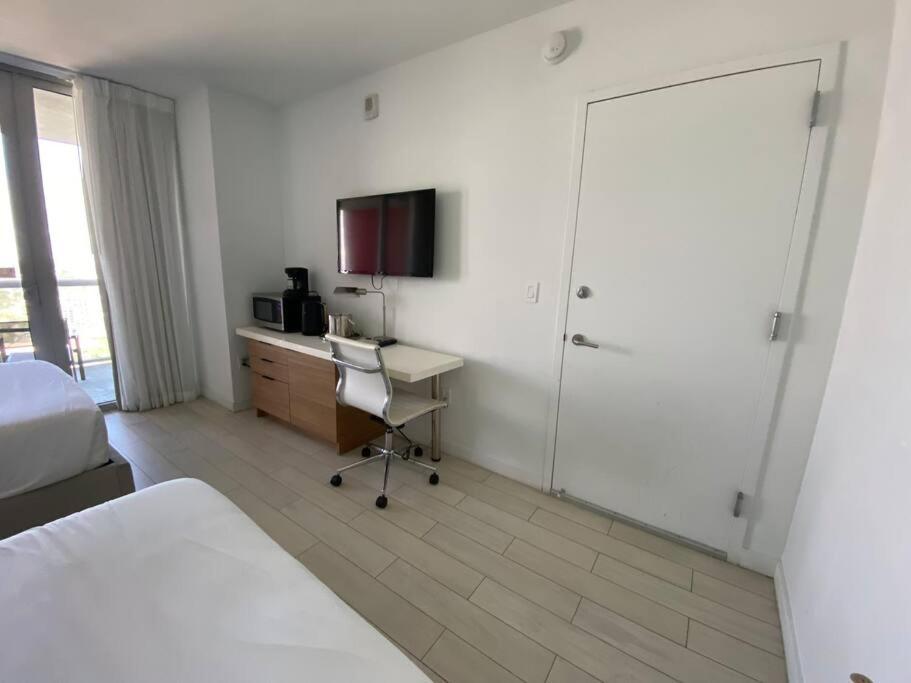 Amazing Studio Beach Walking Distance! 26B Hallandale Beach Buitenkant foto
