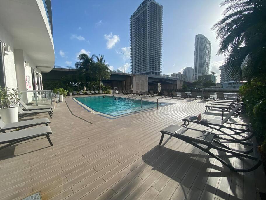 Amazing Studio Beach Walking Distance! 26B Hallandale Beach Buitenkant foto