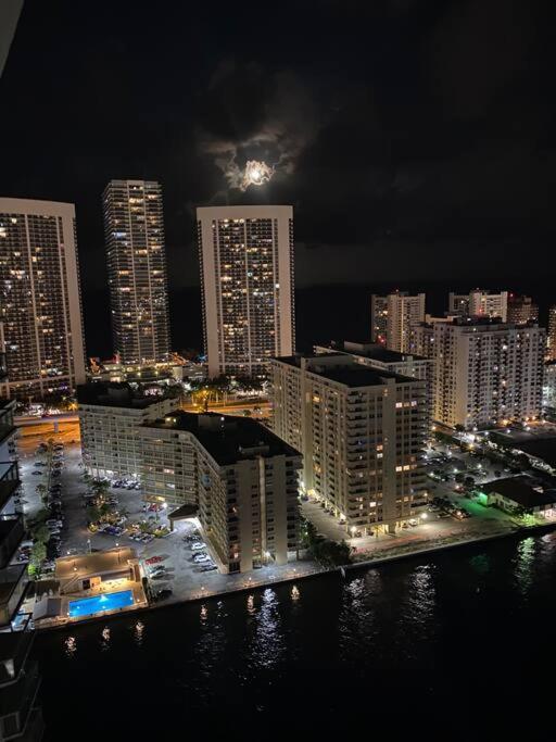 Amazing Studio Beach Walking Distance! 26B Hallandale Beach Buitenkant foto