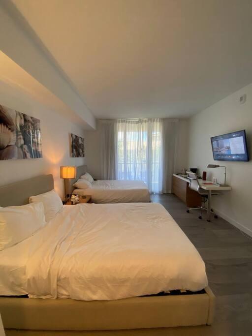Amazing Studio Beach Walking Distance! 26B Hallandale Beach Buitenkant foto