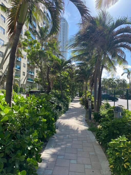 Amazing Studio Beach Walking Distance! 26B Hallandale Beach Buitenkant foto