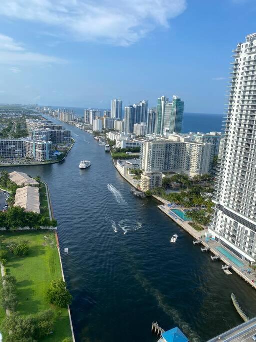 Amazing Studio Beach Walking Distance! 26B Hallandale Beach Buitenkant foto