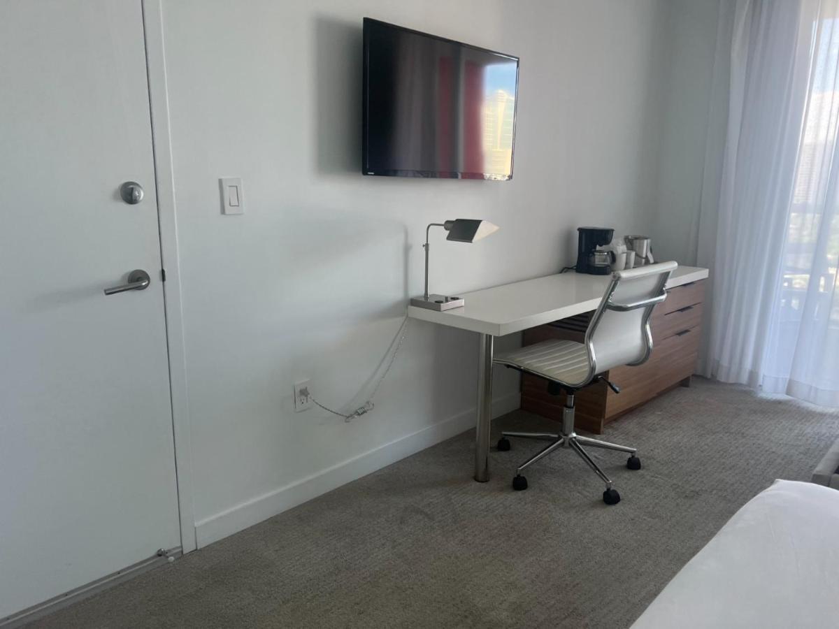 Amazing Studio Beach Walking Distance! 26B Hallandale Beach Buitenkant foto